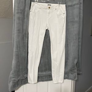 White jean - like pants